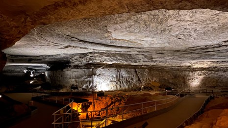 Cave Amphitheater Trail
